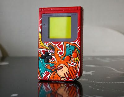 Game Boy customisée Dracaufeu